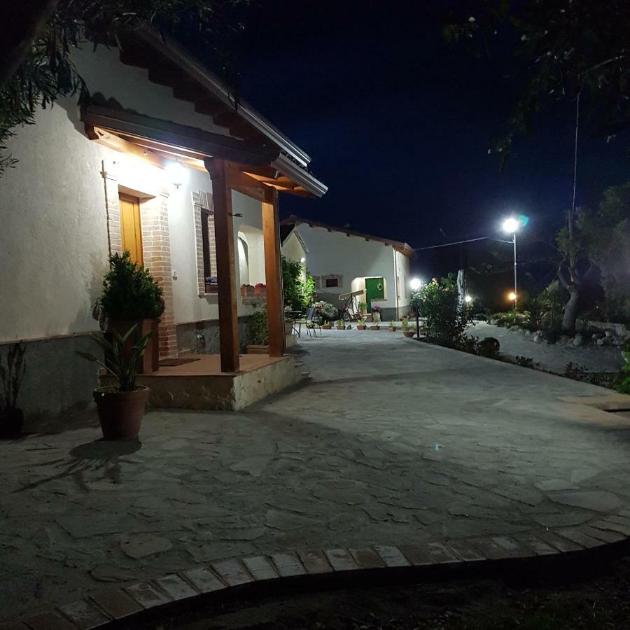Вілла Borgo Santa Lucia Кропані Екстер'єр фото